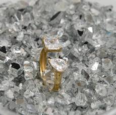Χρυσό δαχτυλίδι Κ14 με ζιργκόν δάκρυ και τετράγωνο 048077